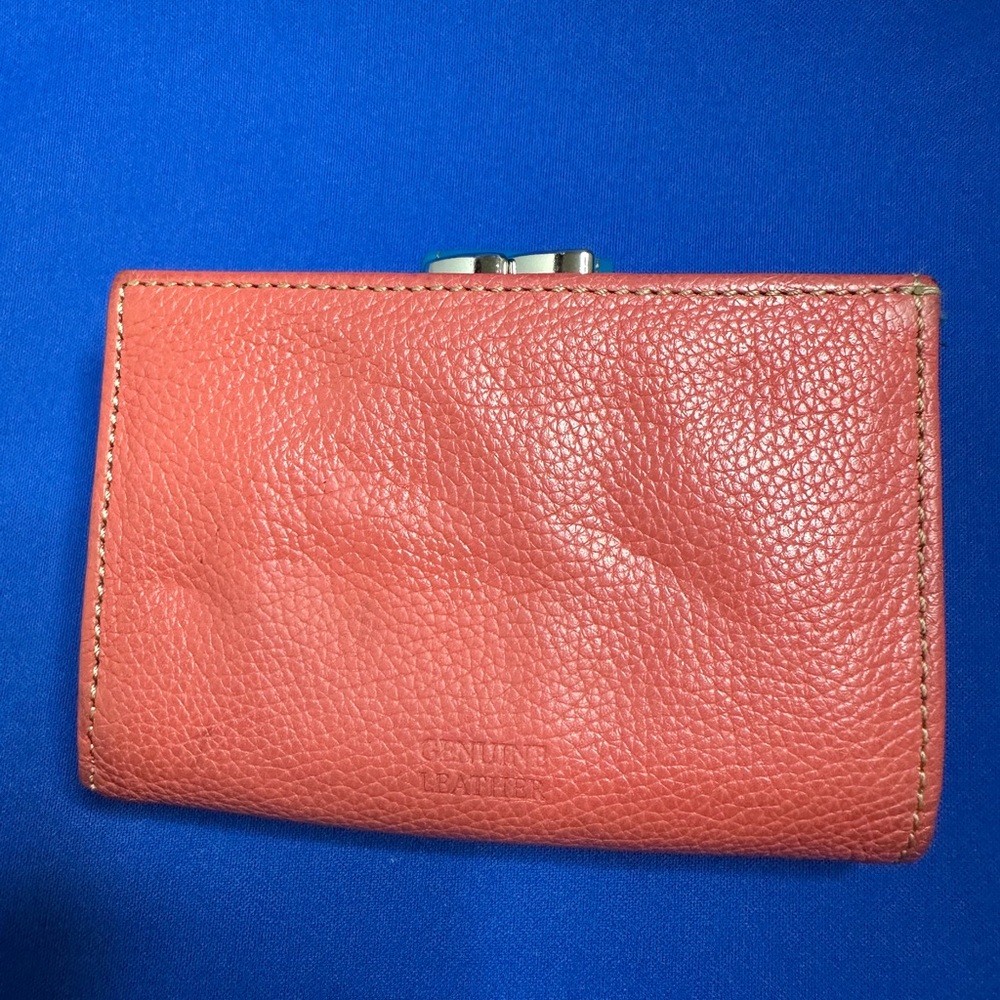 Stylish Pink and Blue Leather Wallet - Picture 4 of 10